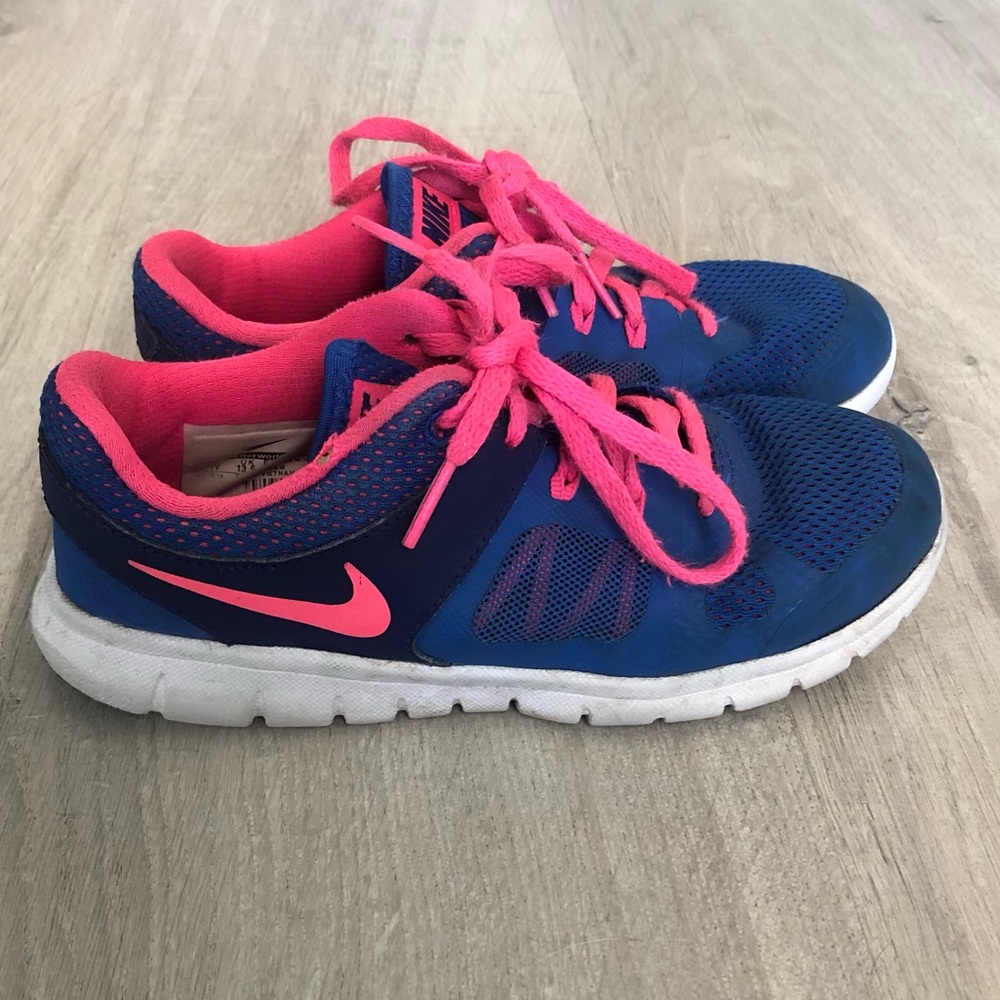 Girls Nike sneakers